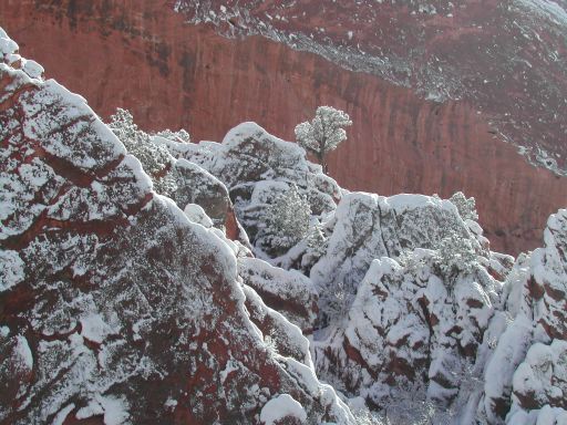snow_painted_red_rock